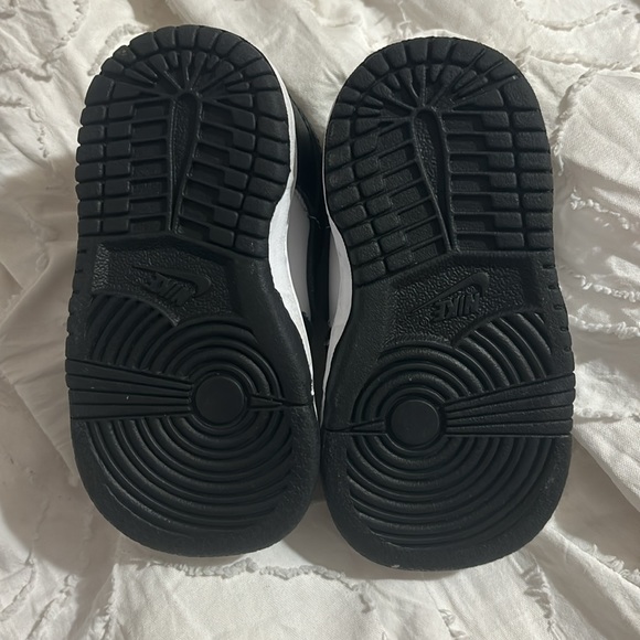 Panda dunks - Picture 2 of 2